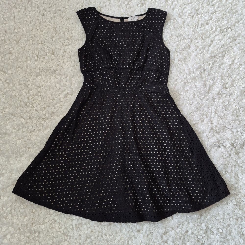 LOFT Eyelet Fit &Flare Mini Dress Black Beige Lining 4 Boho Chic Preppy Cocktail - Picture 2 of 14